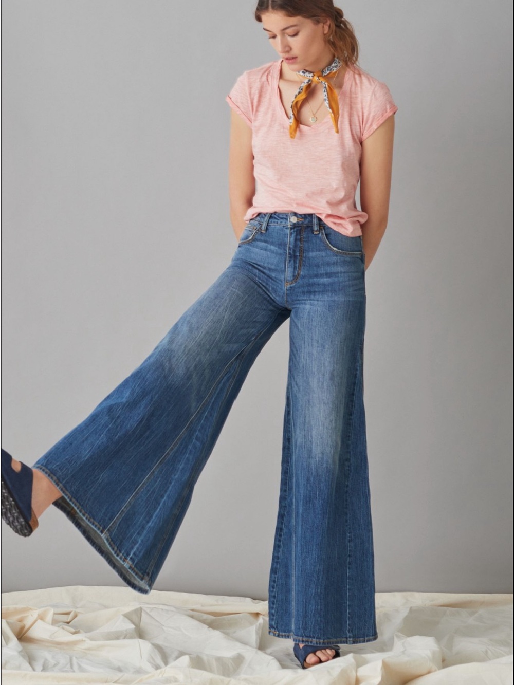 Anthropologie Pilcro Ultra High Rise Wide Leg Dark Wash Jeans Size 32